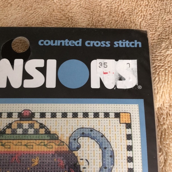 Dimensions 6877 Teatime Pansies Debbie Mumm Counted Cross Stitch Kit - Picture 4 of 9